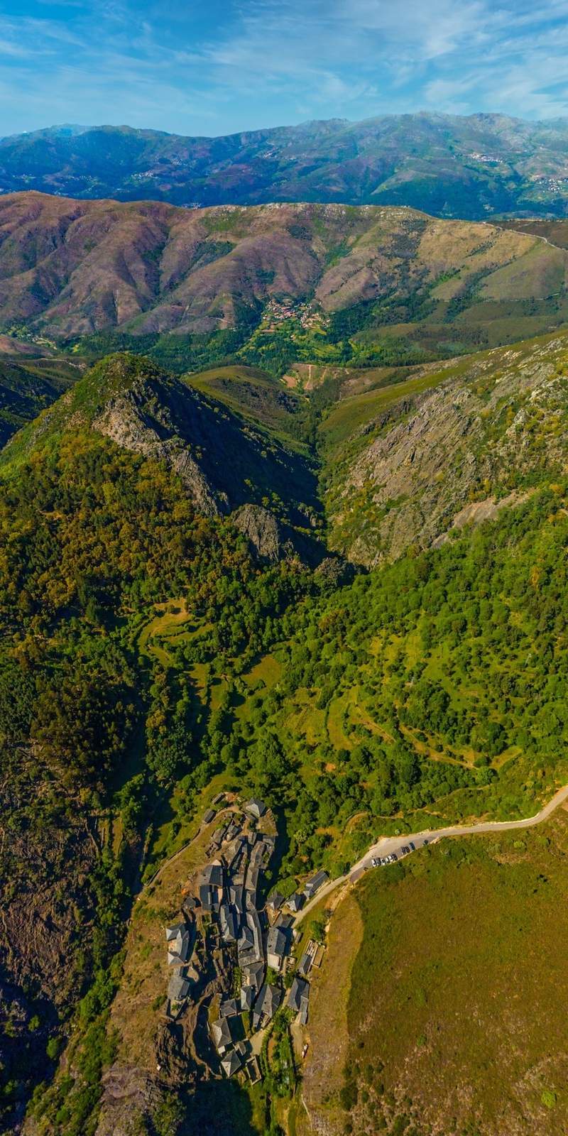 Image from: In Portugal, this forgotten mountain village is one of the most beautiful in the country (cars are even banned there!)