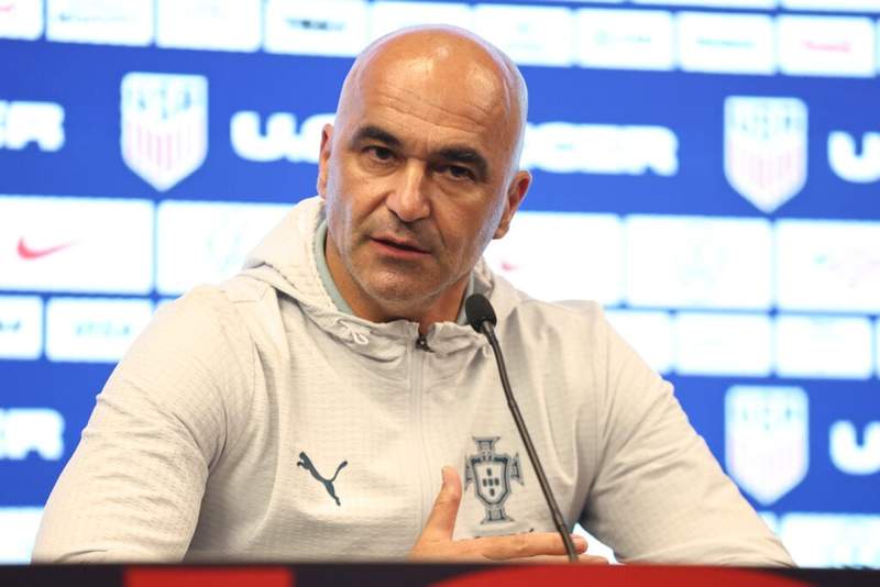 Image from: Ex-Premier League striker slams ’embarrassing’ Roberto Martinez ‘scared’ to take Cristiano Ronaldo off