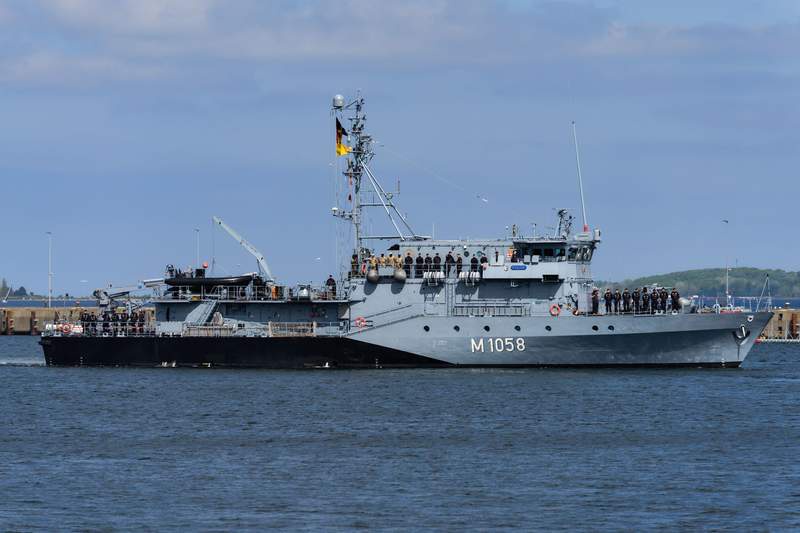 Image from: Germany 'ready' for Hormuz mission as minesweeper heads to Red Sea
