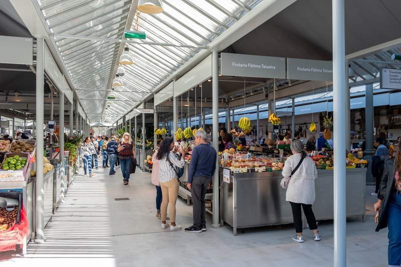 Image from: In Portugal, this historical market is considered one of the most beautiful in Europe (an architectural treasure well worth visiting!)