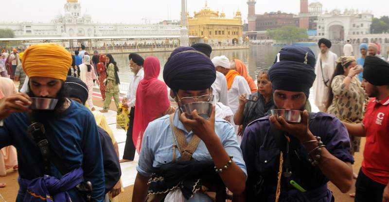 Image from: Punjab, Haryana observe Guru Arjun Dev martyrdom day with ’chabeel’, prayers