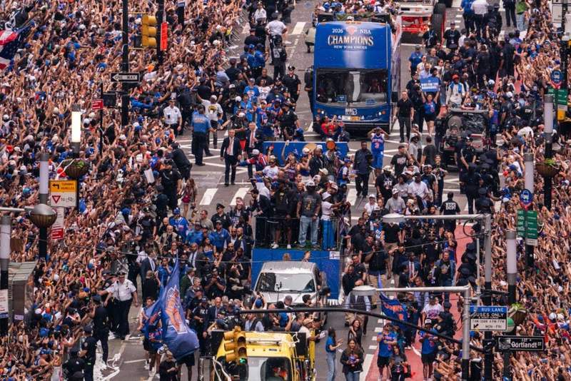 Image from: ‘Let us in!’ – Why thousands of Knicks fans have been turned away from NBA Championship parade