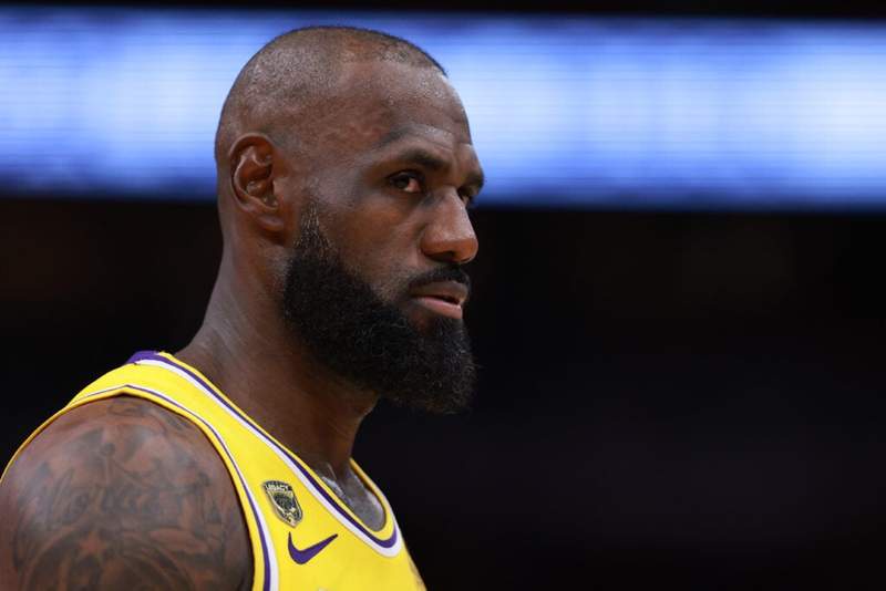 Image from: How LeBron James could end up at the Golden State Warriors in offseason