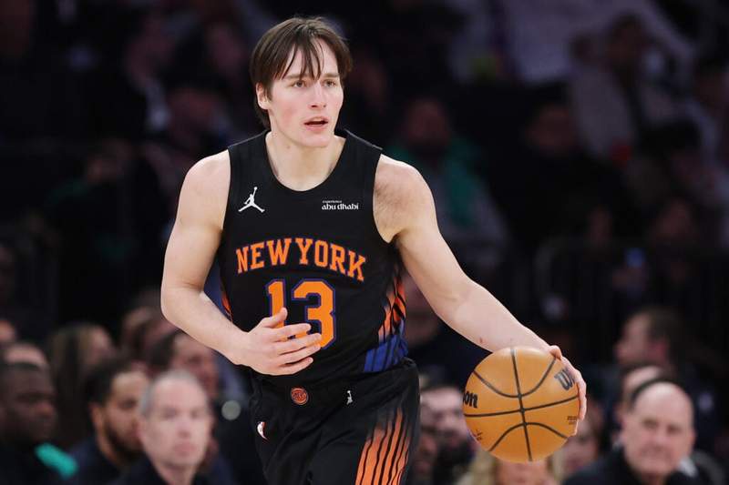 Image from: NYPD almost arrest Knicks player after mistaking him for fan at title parade