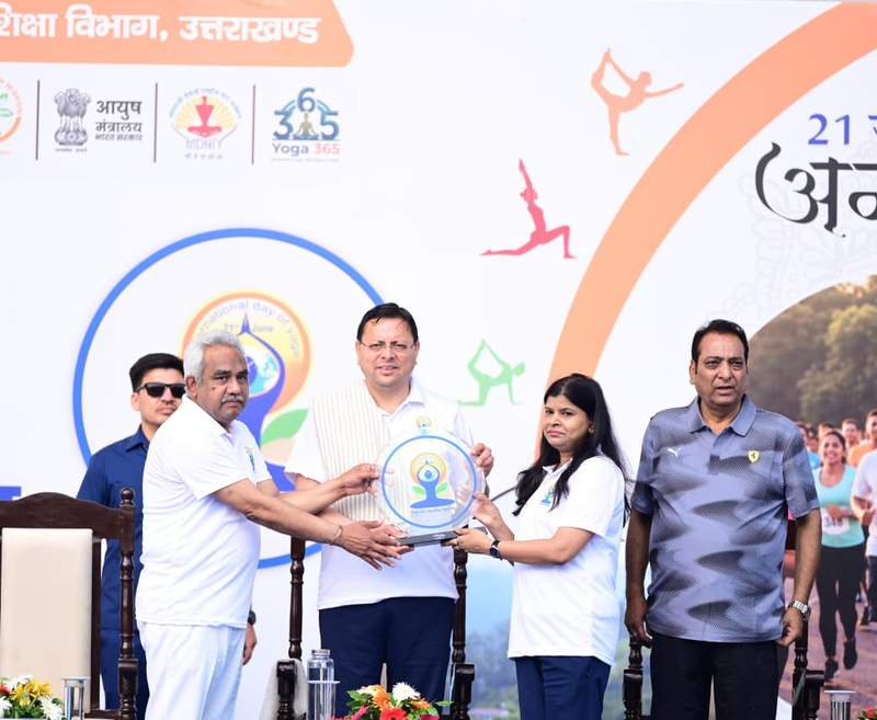Image from: Uttarakhand CM Dhami participates in 'Run for Yoga' event in Dehradun