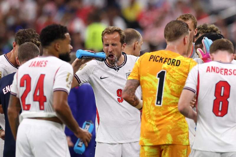 Image from: Paul Gascoigne warns of World Cup hydration break risks and proposes simpler alternative