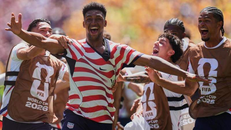 Image from: World Cup 2026: Hosts USA book knockout spot with defeat of Australia