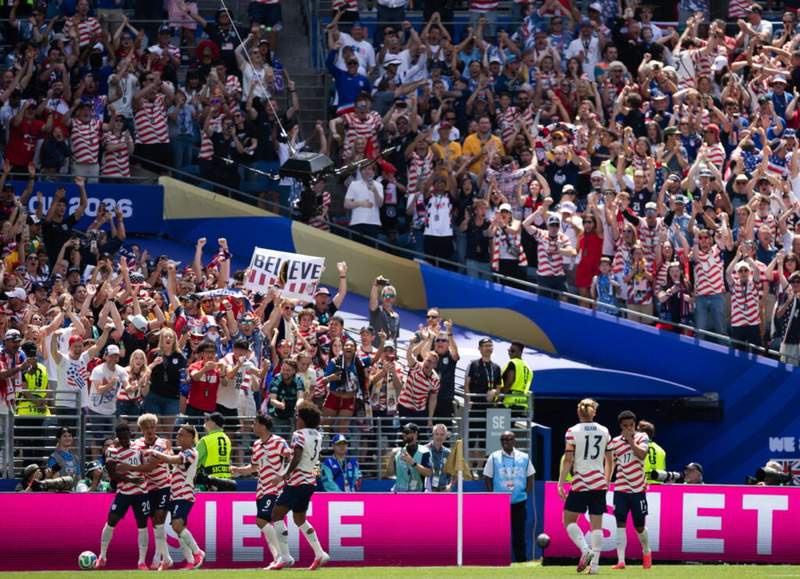 Image from: The big difference between USMNT fans in Seattle and Los Angeles revealed by former England star
