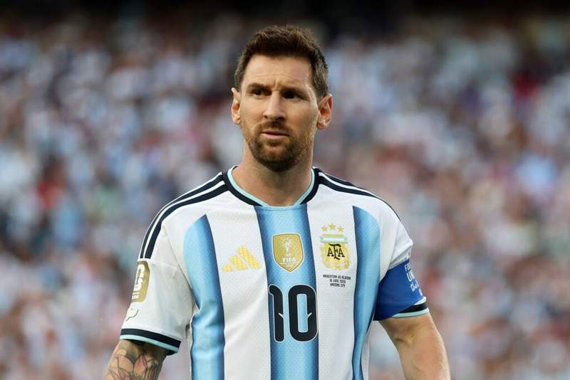 Image from: World Cup TV presenter resigns after causing outrage with Lionel Messi comments