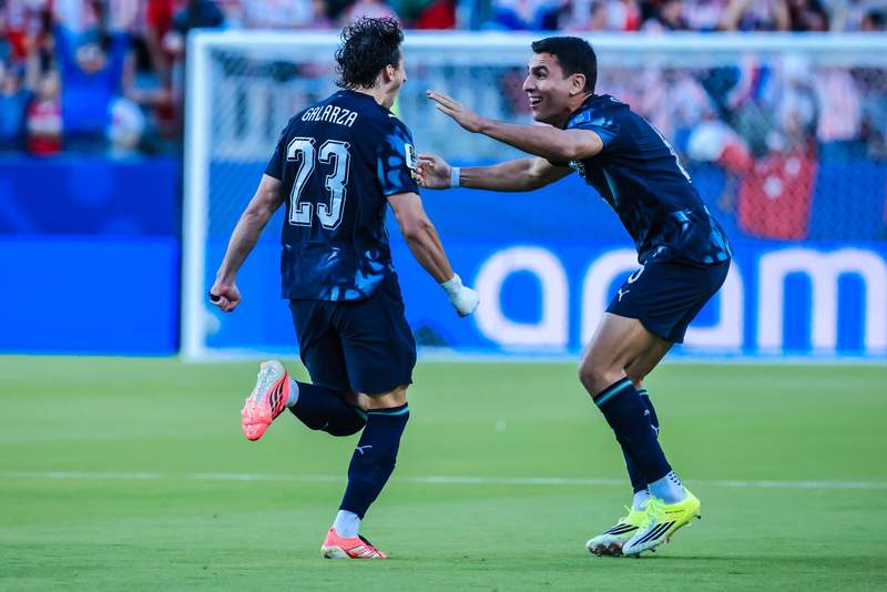 Image from: Ten-man Paraguay beat Turkey 1-0 after historic Almirón red card