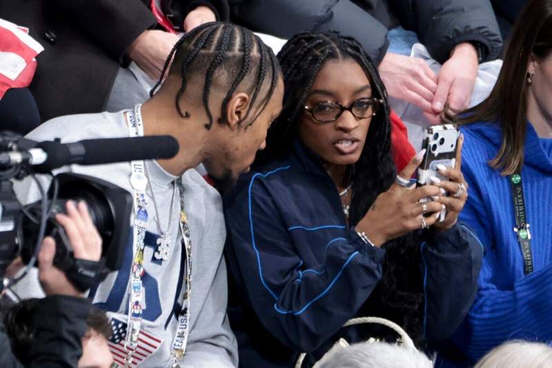 Image from: Simone Biles posts swimsuit photo and Jonathan Owens has just three words for it