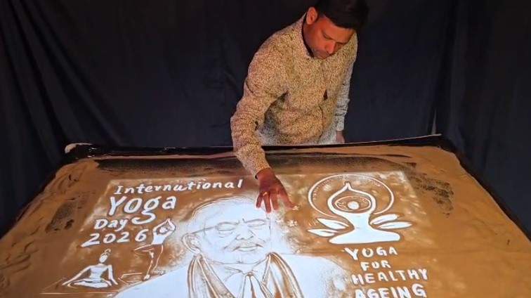 Image from: PM Modi to join Kolkata event as nation marks 12th International Day of Yoga