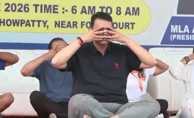 Image from: "Only Yogasana, Yoga Vidya can keep us fit": Maharashtra CM Fadnavis hails International Yoga Day, credits PM Modi for global recognition