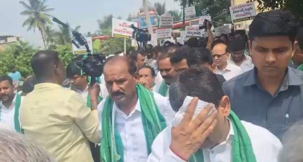 Image from: Bidadi township row: JD(S) Youth Wing president Kumaraswamy leads Padayatra against land acquisition