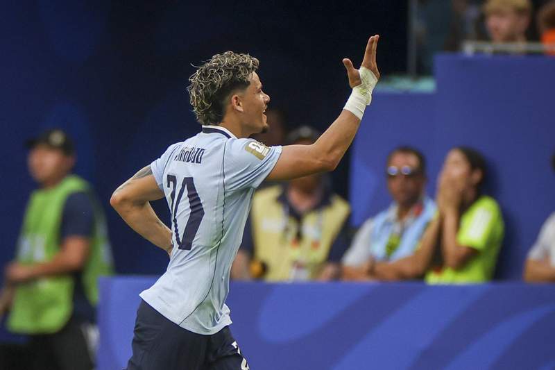 Image from: Cape Verde score maiden World Cup goal as they hold Uruguay to draw