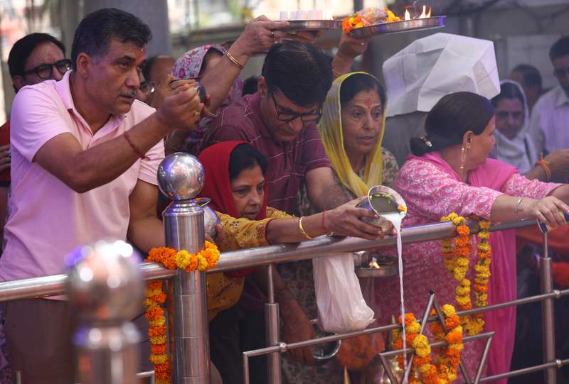 Image from: Kashmiri Pandits at J-K’s Tulmulla for annual Kheer Bhawani Mela