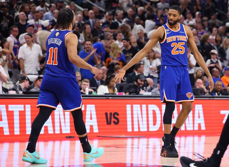 Image from: The text Jalen Brunson sent Mikal Bridges during ‘the best live in the history of IG’ after NBA Finals win