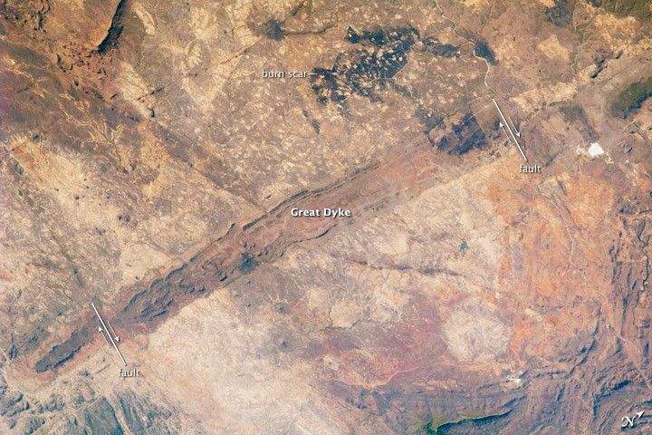 Image from: NASA’s Space View Shows a 2.5-Billion-Year-Old Structure Cutting Through Zimbabwe’s Ancient Rock