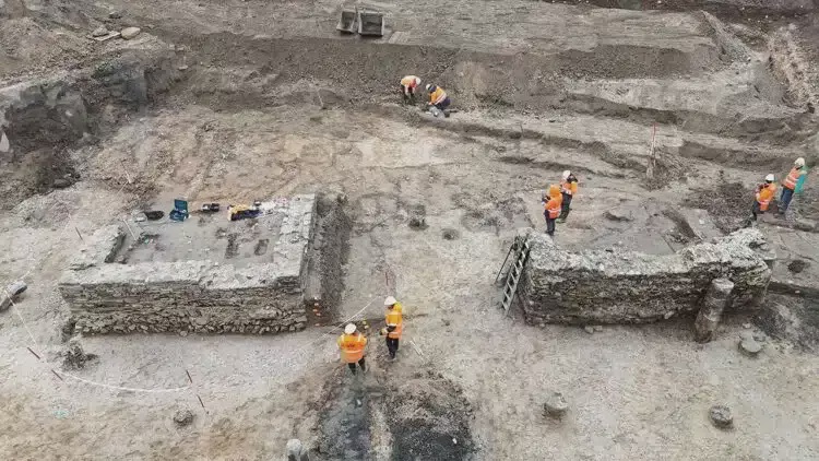 Image from: Archaeologists Uncover One of the Largest Roman Bath Complexes Ever Found in the Netherlands Beneath a Construction Site