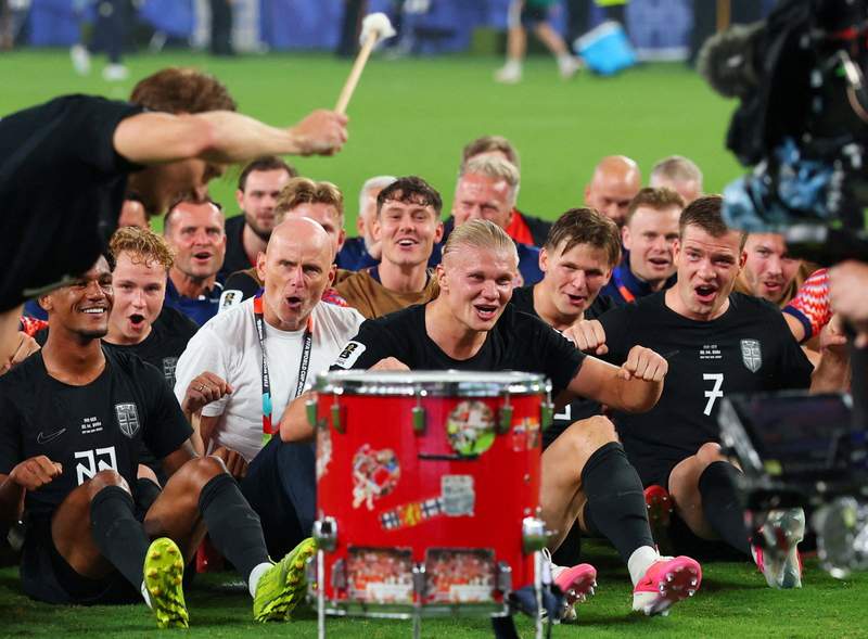 Image from: FIFA World Cup 2026: Odegaard leads viral 'Viking Row' celebration as Norway reach knockouts