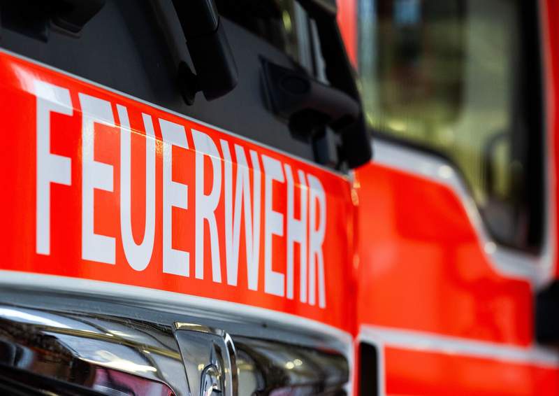 Image from: One person killed in Berlin as two cars collide and hit tram stop
