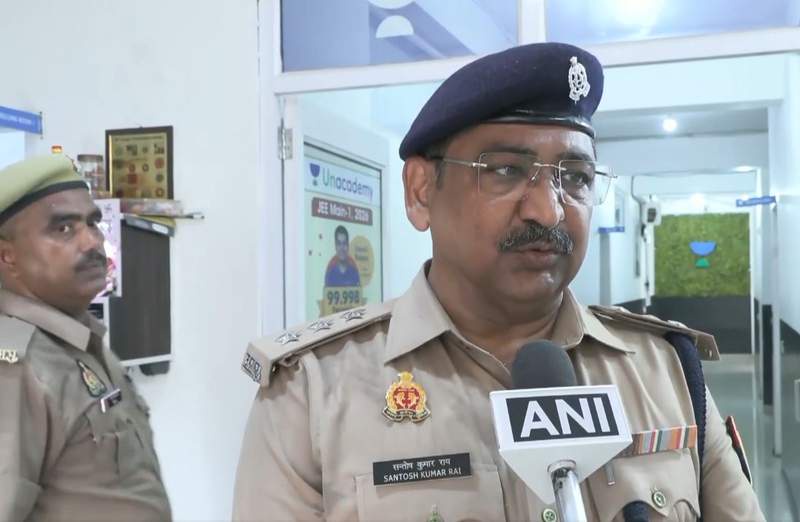 Image from: UP: SIT visits site in Aliganj, gathers initial details in Lucknow fire incident