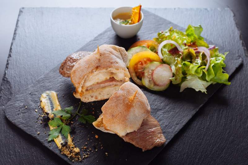 Image from: In Portugal, this delicious traditional sandwich has just been named one of the best in the world!