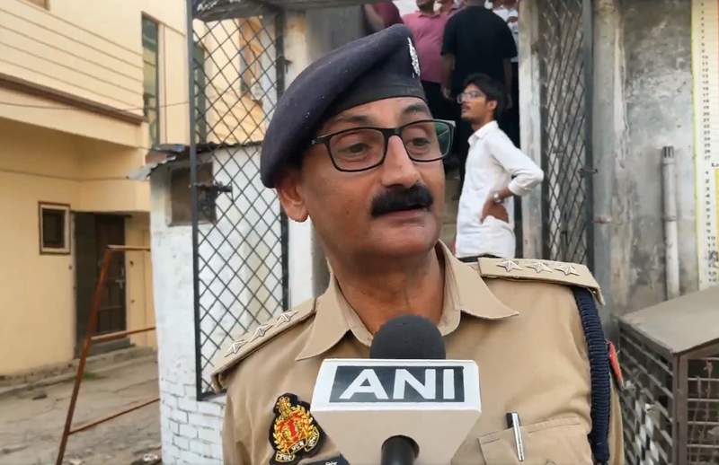 Image from: "Inspecting coaching centres, libraries, hotels": Sitapur SDM after Lucknow fire incident