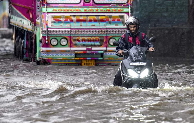 Image from: Monsoon onset drenches Mumbai; 200 mm rain in 24 hrs inundates low-lying areas, trains hit