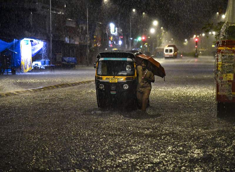 Image from: Monsoon onset drenches Mumbai; 200 mm rain in 24 hrs inundates low-lying areas, trains hit