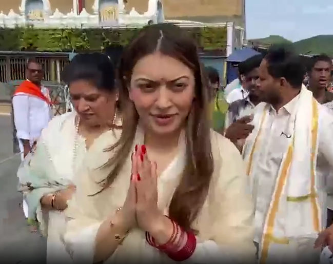 Image from: Hansika Motwanni seeks blessings at Tirumala temple, shares morning glimpse