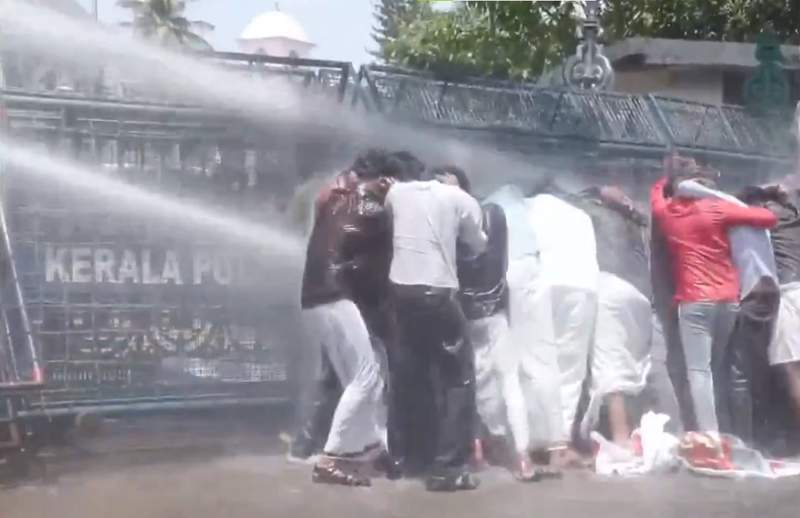 Image from: Keralam: Democratic Youth Federation stages protest in Kochi against UDF govt's new low-alcohol tax proposals