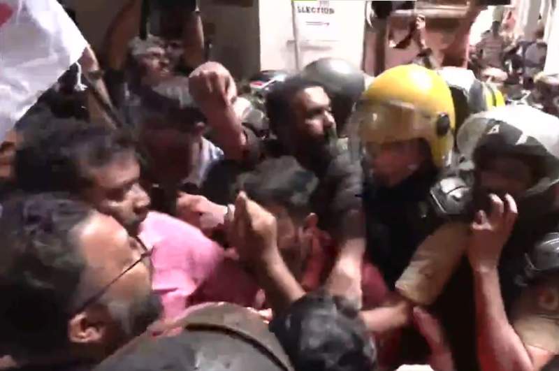 Image from: Keralam: Democratic Youth Federation stages protest in Kochi against UDF govt's new low-alcohol tax proposals