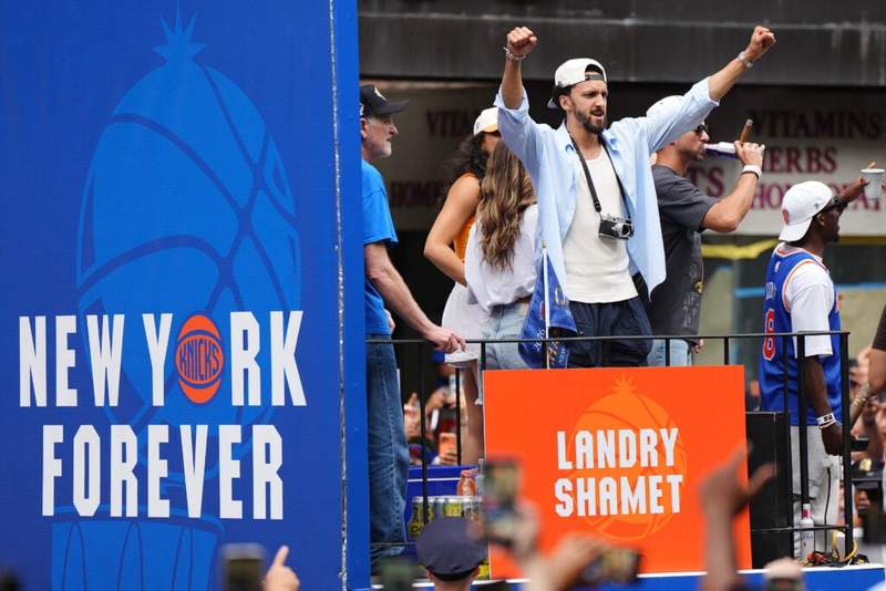 Image from: John Turturro jokes that he’s ‘related’ to look-a-like New York Knicks NBA Championship winner