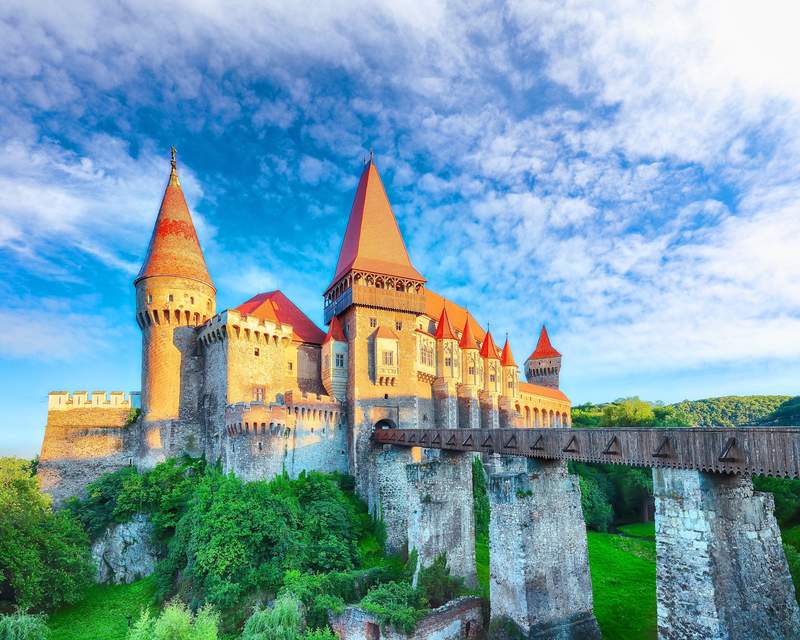 Image from: In Europe, these 10 castles look straight out of a fairy tale (and their views are simply breathtaking!)
