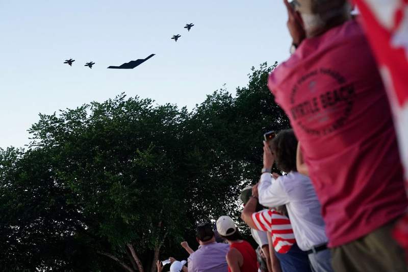 Image from: Red Arrows to rocket through US skies to help Donald Trump celebrate America's 250th anniversary