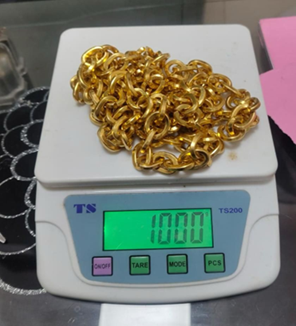 Image from: DRI busts gold smuggling syndicate; seizes 15 kg foreign-origin gold in operations at multiple locations