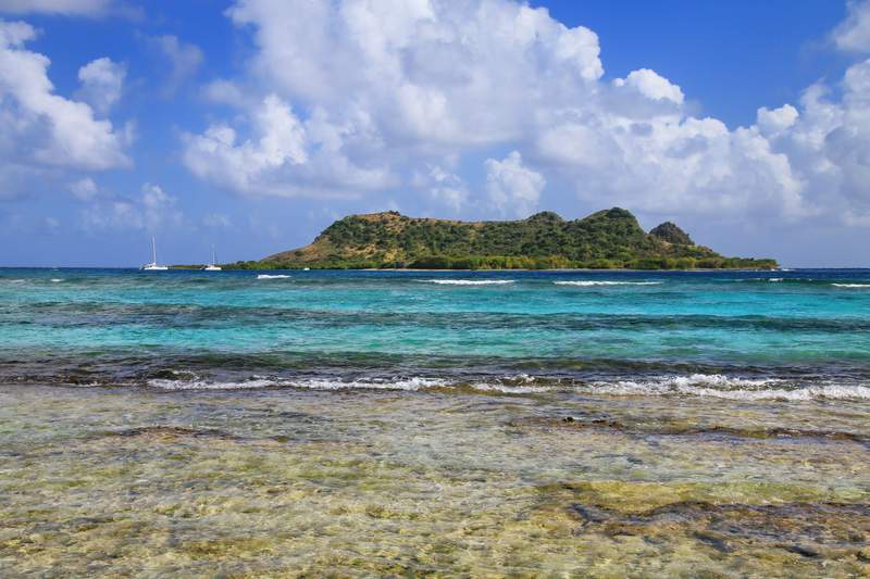 Image from: In the Grenadines, these are the most beautiful beaches you’ll want to visit immediately (with turquoise water and sun-soaked sand)