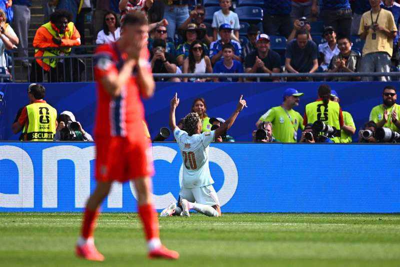 Image from: Dembélé treble as France beat Norway to top spot, Senegal hopeful