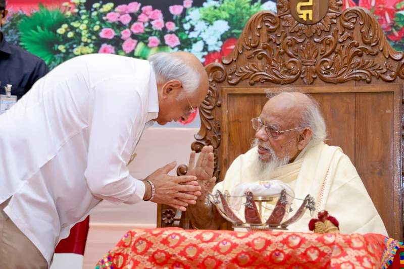 Image from: "Spirituality, modernity together can pave way for public welfare," says Gujarat CM Bhupendra Patel