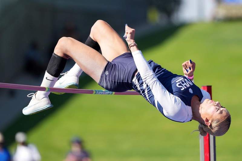 Image from: Mother of transgender athlete blasts podium rule change after controversy in America