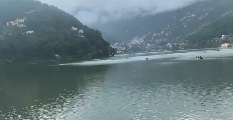 Image from: Heavy footfall at Naini Lake and Mall Road as Nainital witnesses weekend tourism boom