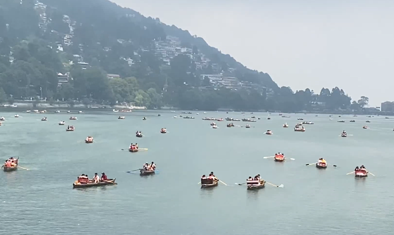 Image from: Heavy footfall at Naini Lake and Mall Road as Nainital witnesses weekend tourism boom
