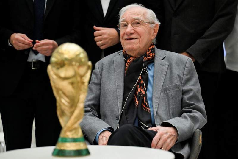 Image from: Lionel Scaloni couldn’t hide Lionel Messi’s World Cup game status from iconic 91-year-old journalist
