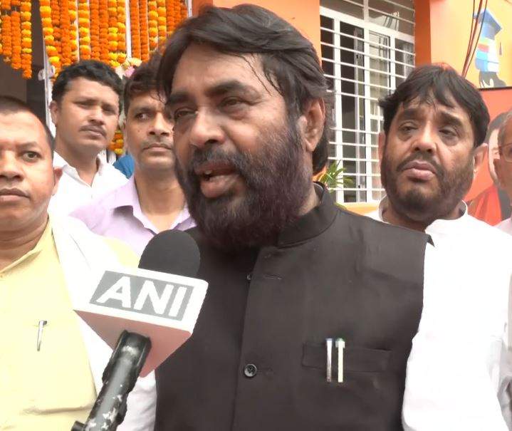 Image from: Bihar CM Samrat Choudhary visits Patna's Miller High School, interacts with students