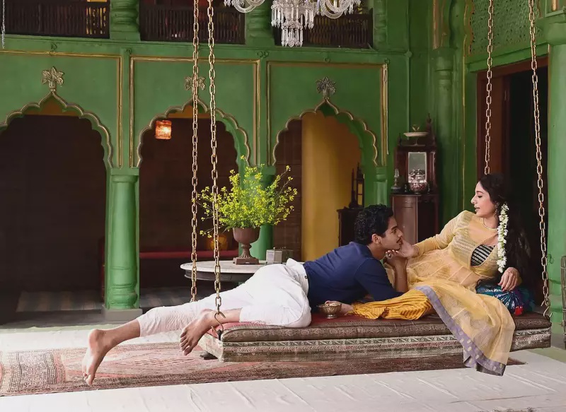 Image from: This Netflix series immerses us in 1950s India, between arranged marriage and the quest for freedom (it was adapted from a beloved novel!)