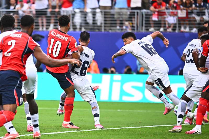 Image from: Croatia beat Ghana to join them in last 32, Kane's England win group