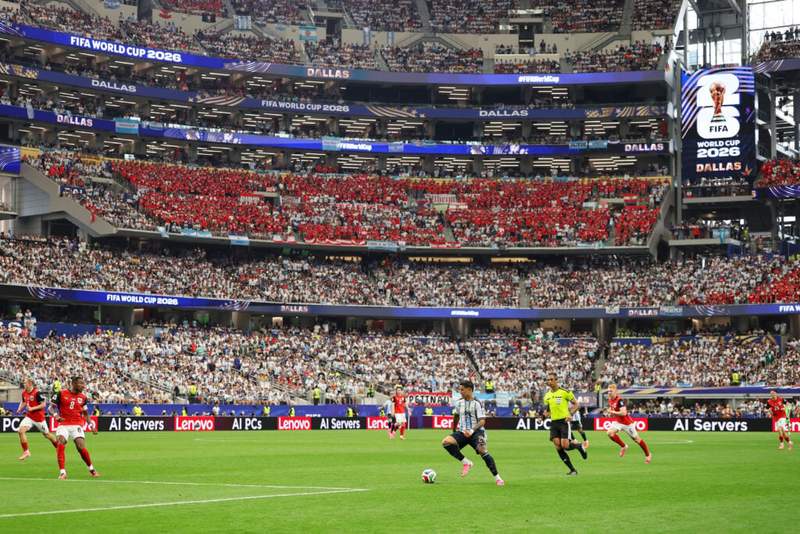 Image from: Presenter admits he was ‘blown away’ after visiting American World Cup stadium