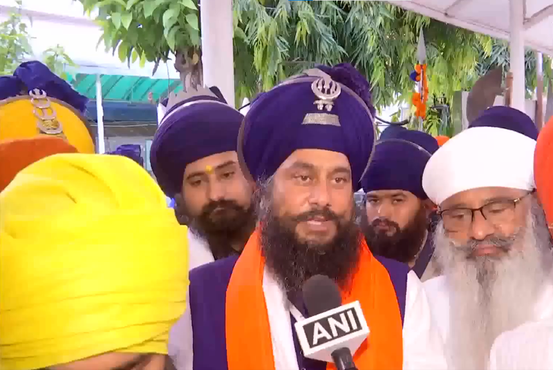 Image from: Karnaprayag clash: Nihang Sikhs offer prayers at Gurudwara in Himachal after being granted bail