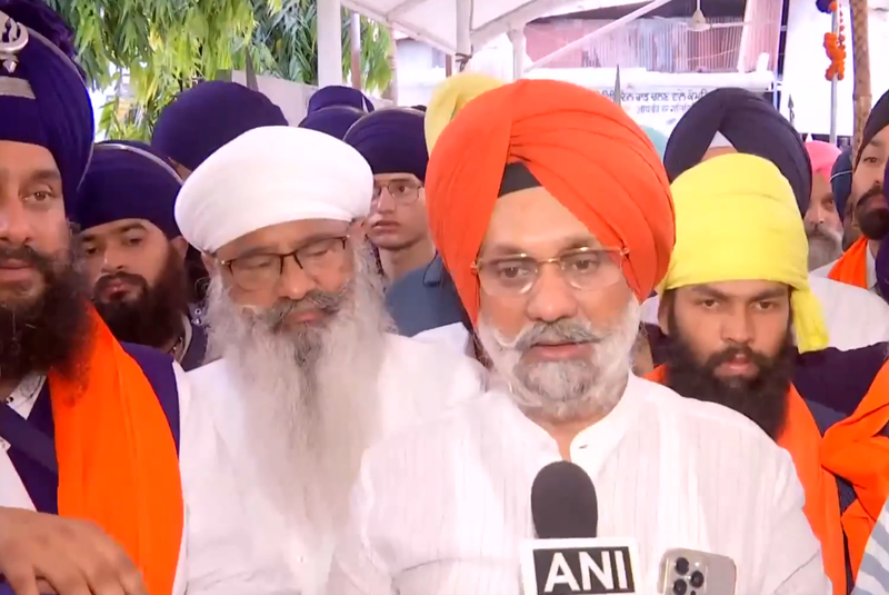 Image from: Karnaprayag clash: Nihang Sikhs offer prayers at Gurudwara in Himachal after being granted bail